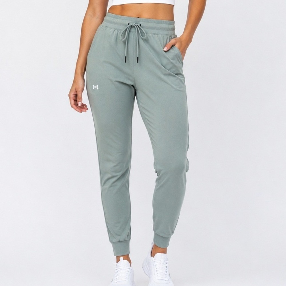 Under Armour Joggers Sage Green Athleisure Golf Pants Pockets Women Size M